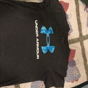 Men’s large under armor shirt